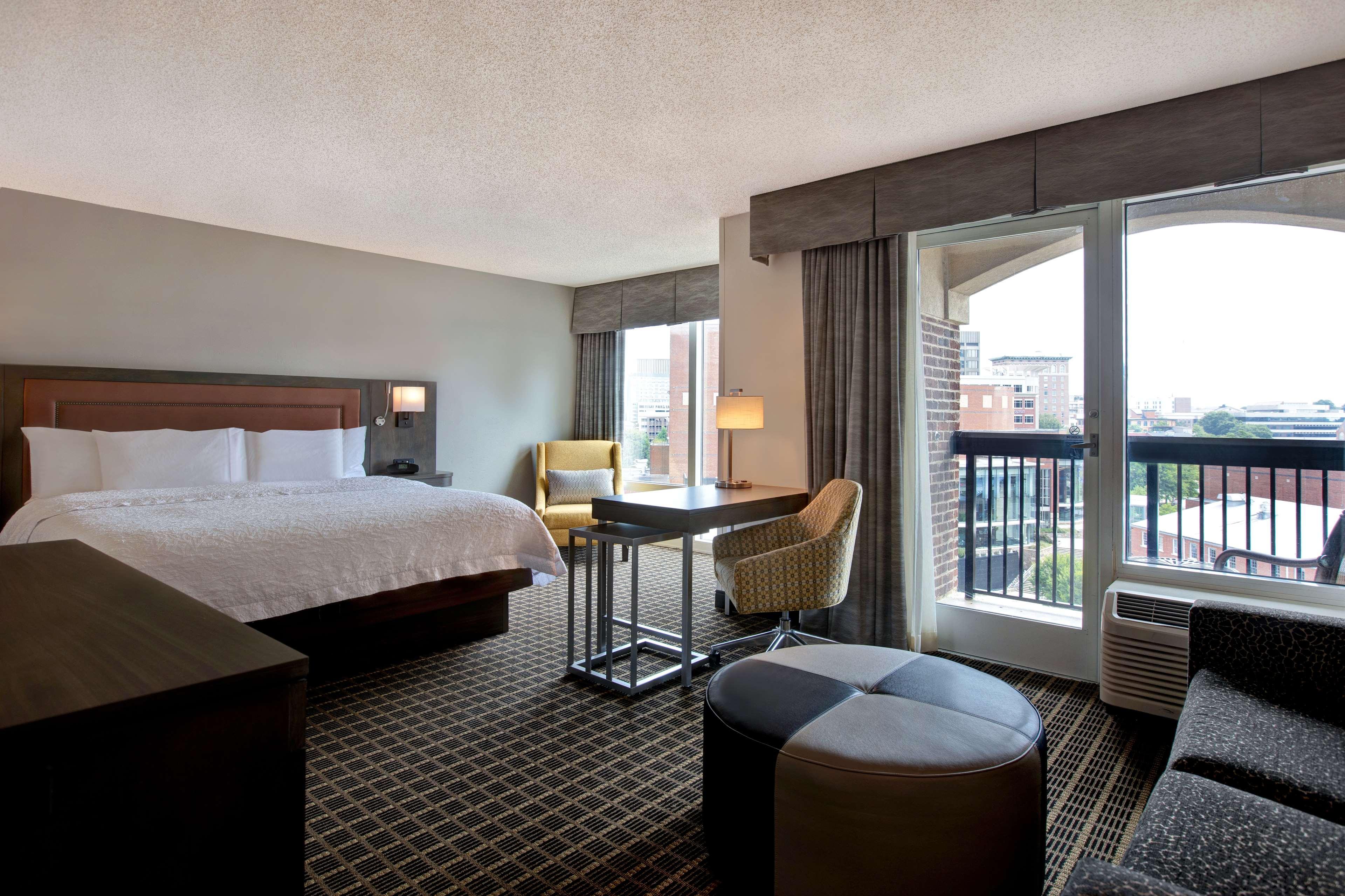 Hampton Inn & Suites Greenville-Downtown-Riverplace מראה חיצוני תמונה