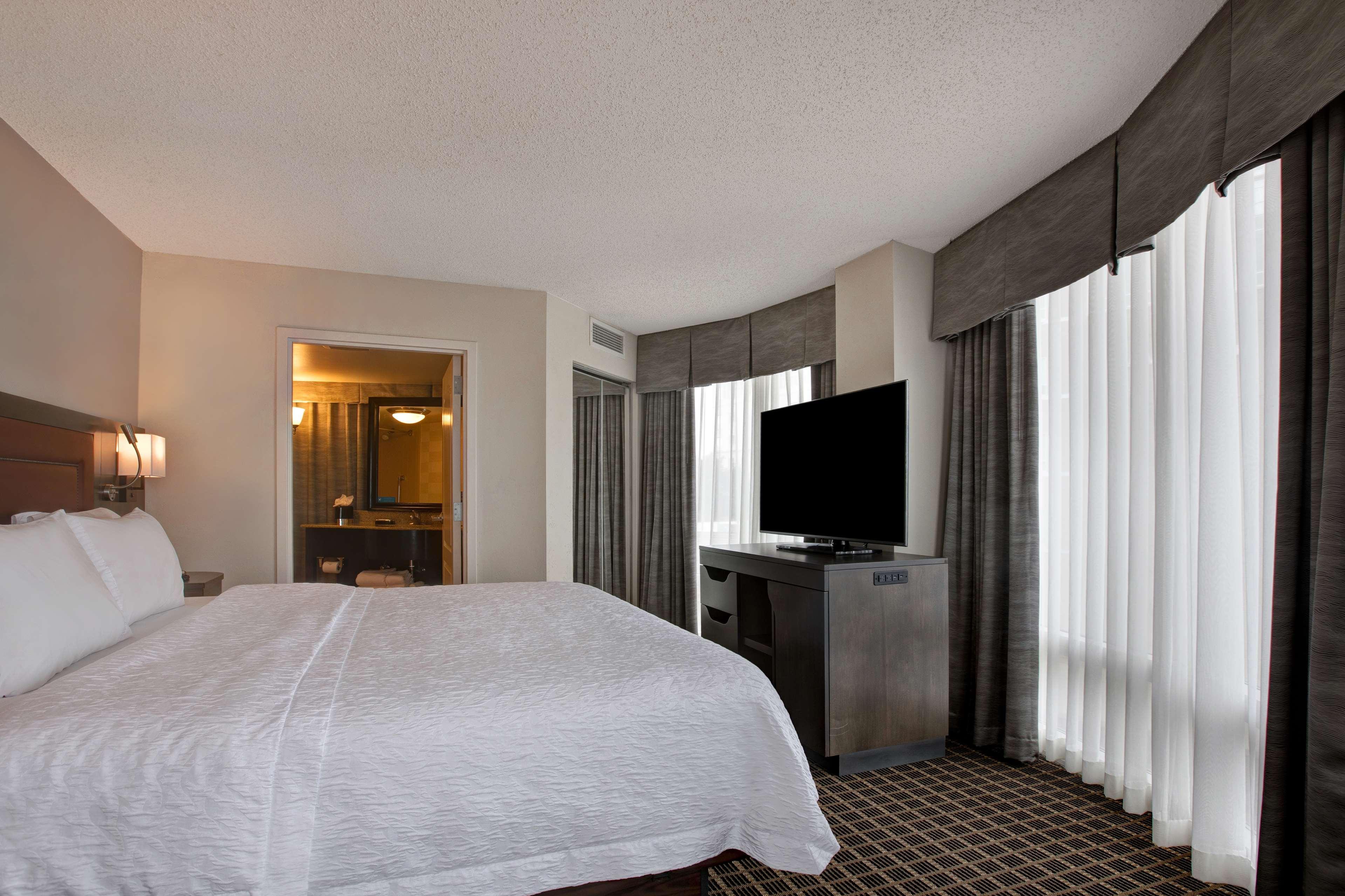 Hampton Inn & Suites Greenville-Downtown-Riverplace מראה חיצוני תמונה
