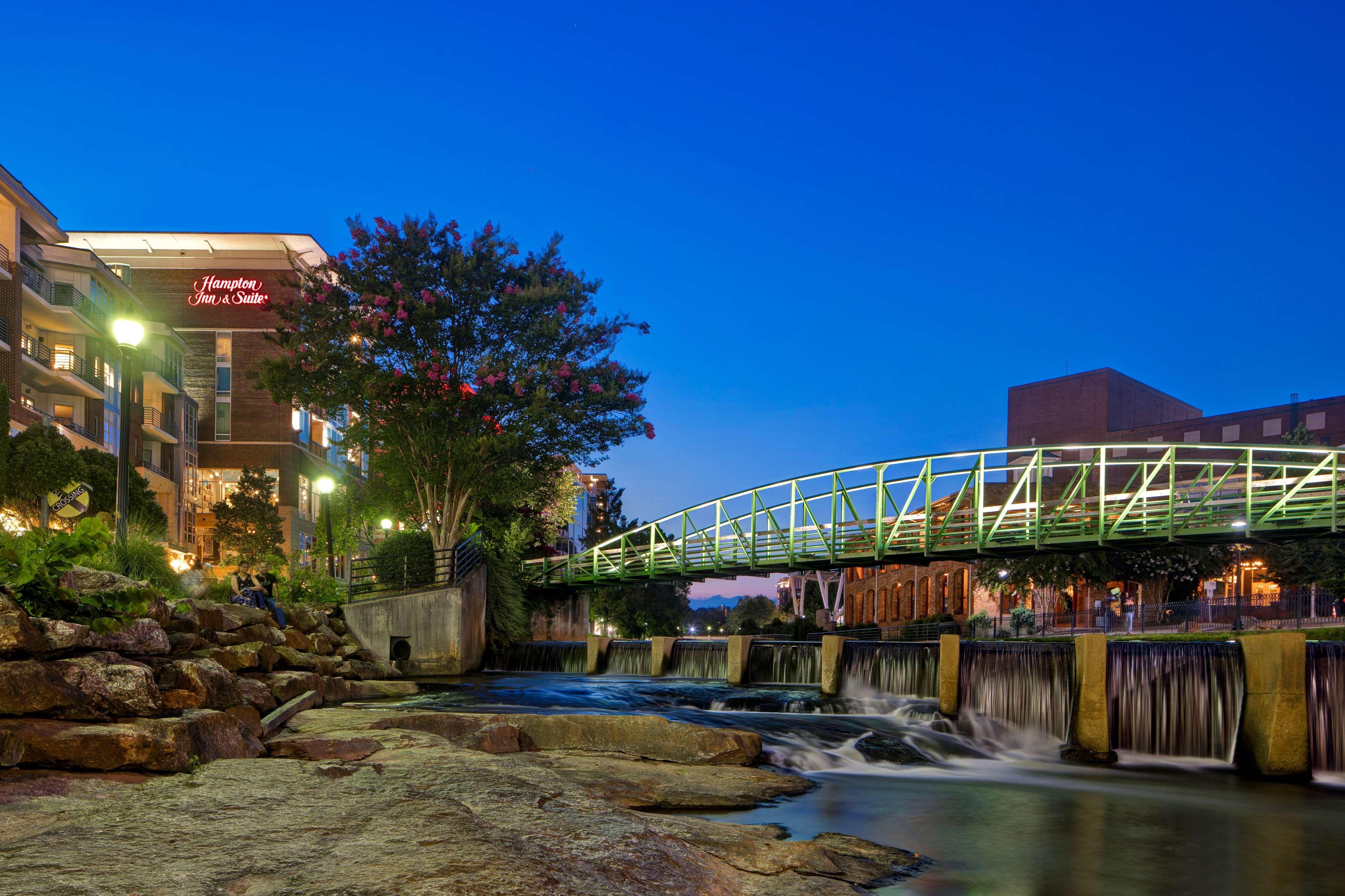 Hampton Inn & Suites Greenville-Downtown-Riverplace מראה חיצוני תמונה