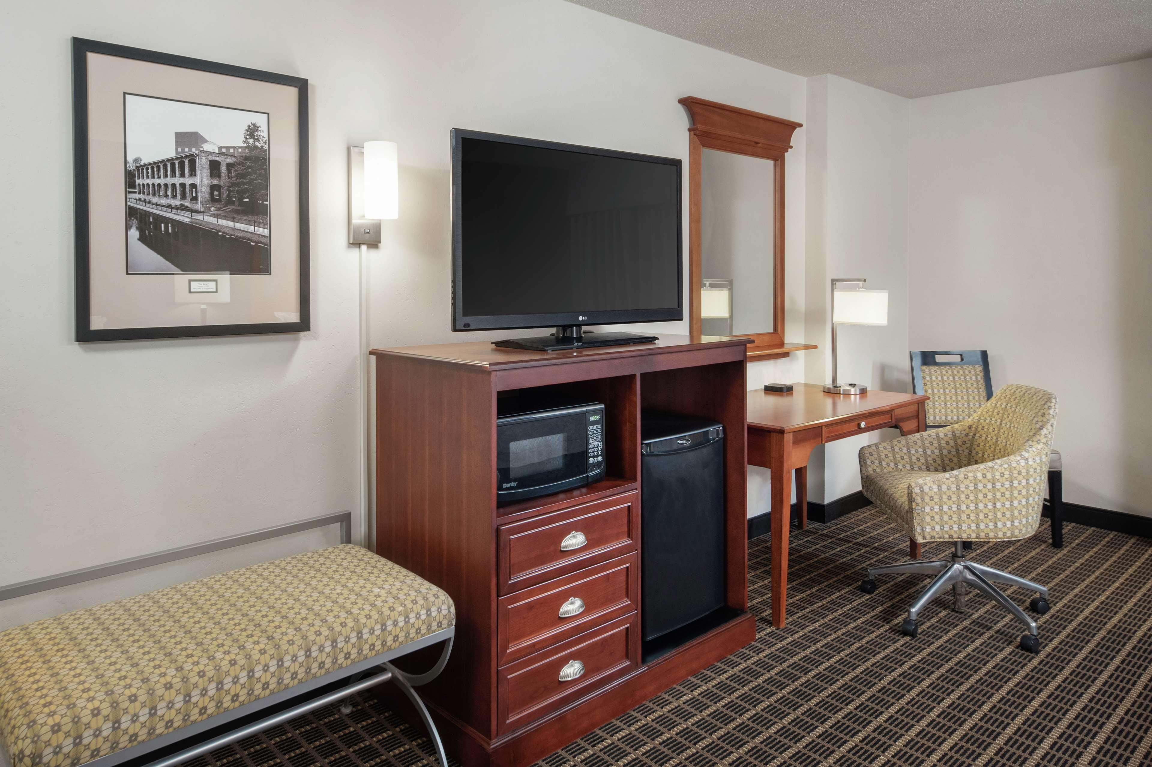 Hampton Inn & Suites Greenville-Downtown-Riverplace מראה חיצוני תמונה