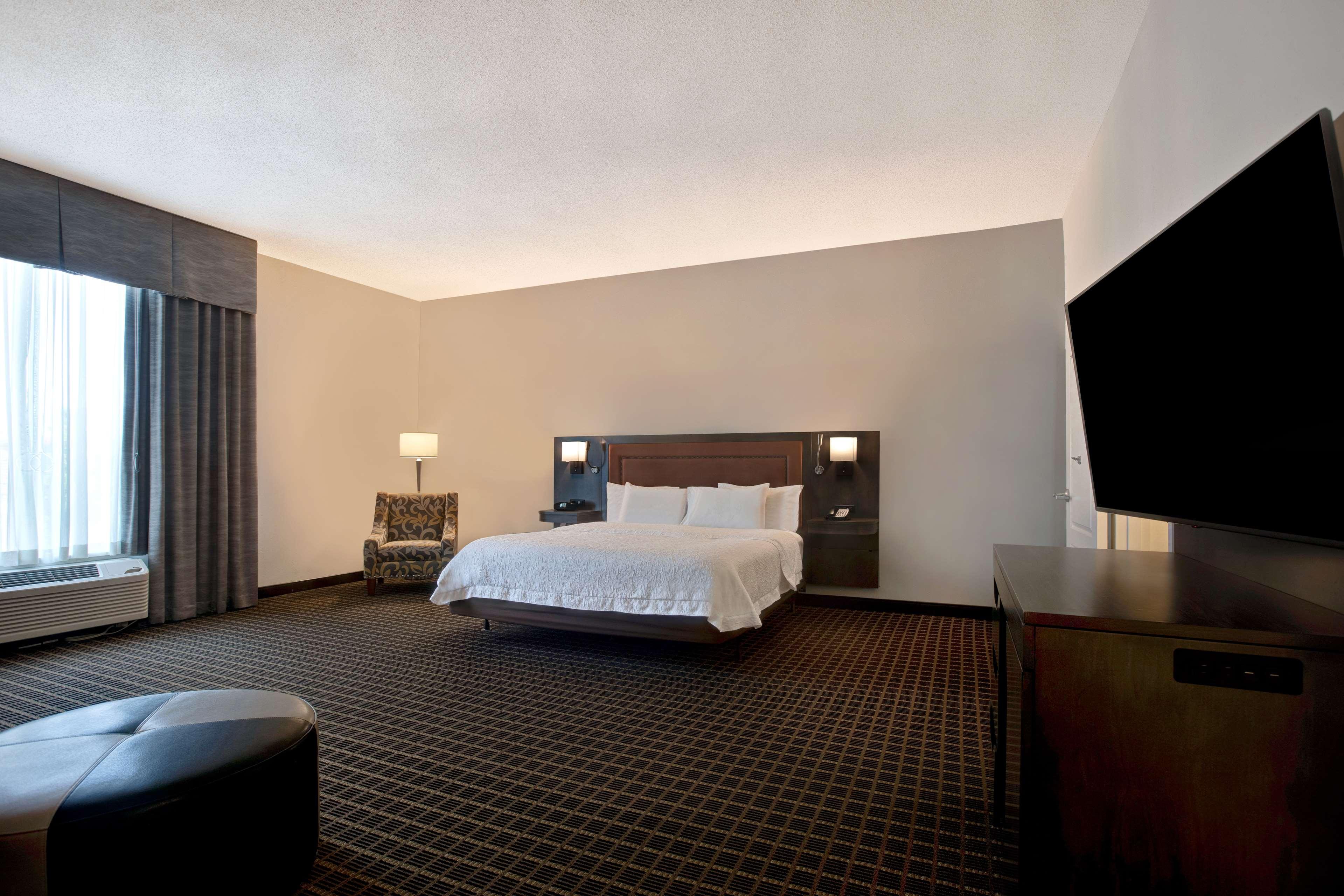 Hampton Inn & Suites Greenville-Downtown-Riverplace מראה חיצוני תמונה