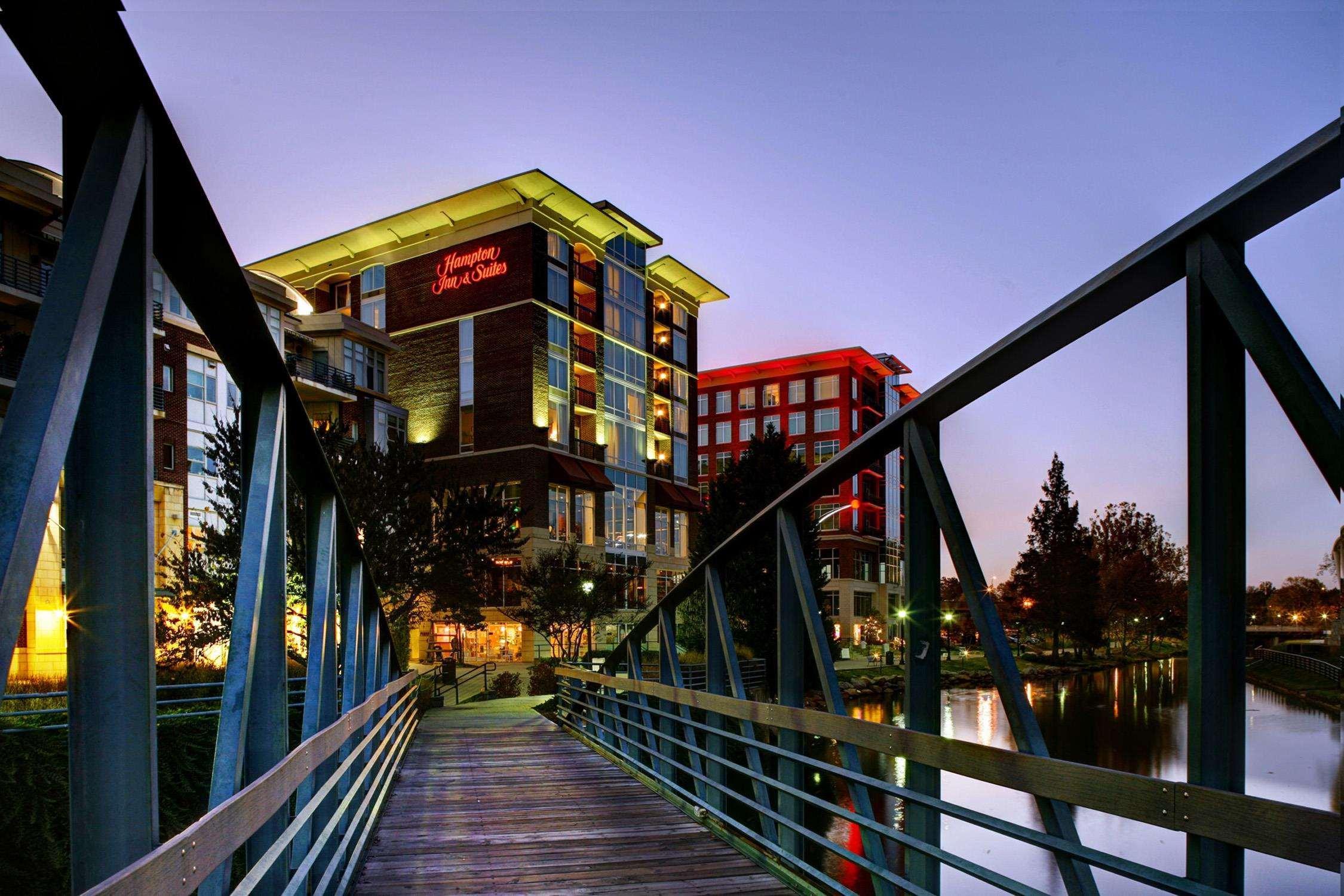 Hampton Inn & Suites Greenville-Downtown-Riverplace מראה חיצוני תמונה